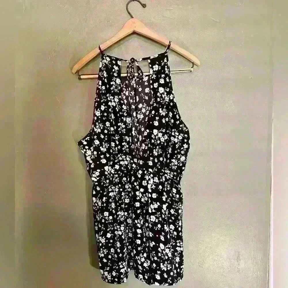 Ditzy Floral Tie Back Romper, Size XL - Picture 5 of 6